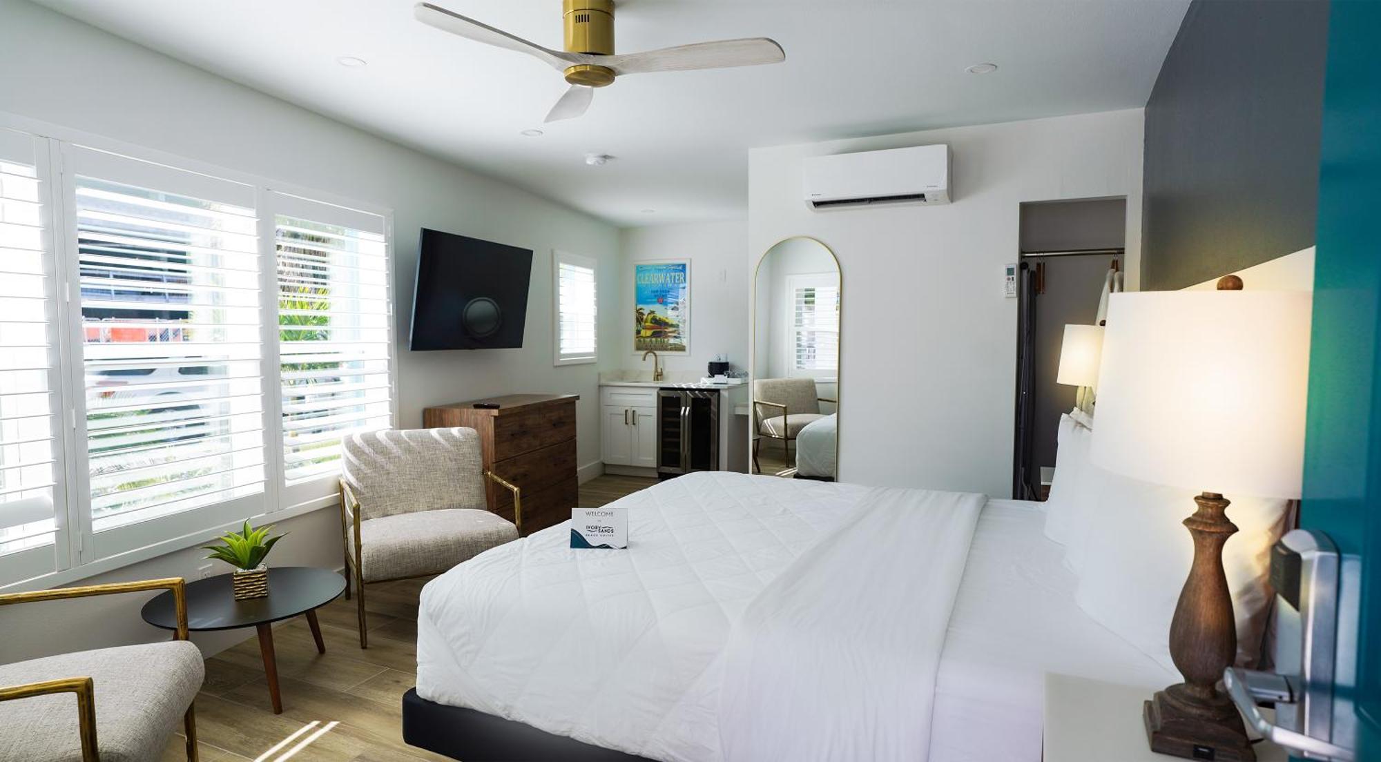 شاطئ كليرووتر Ivory Sands Beach Suites المظهر الخارجي الصورة